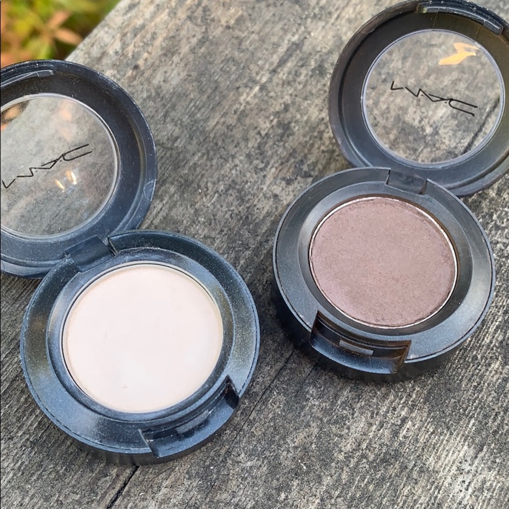 MAC lot of 2 eyeshadows: Mystery and Vanilla